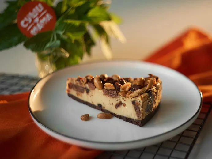 Чизкейк Сникерс